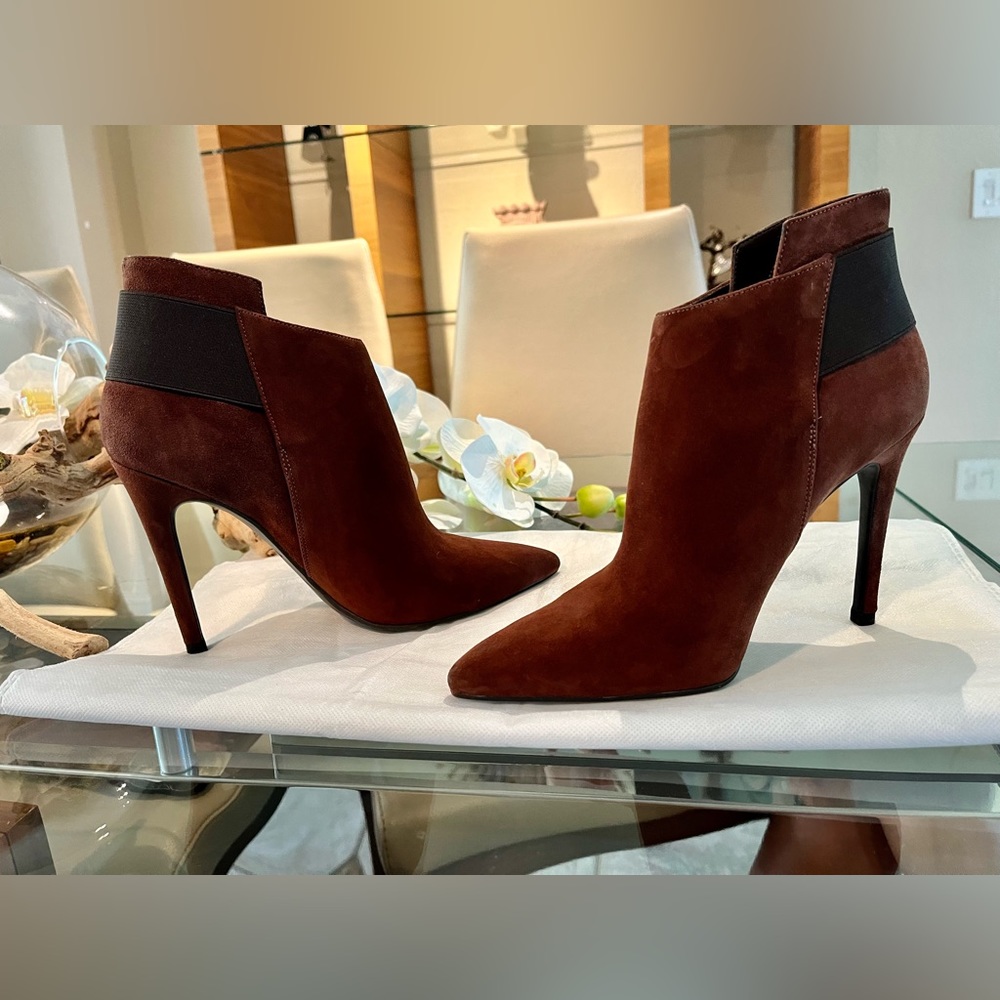 GUESS ANKLE BOOTS